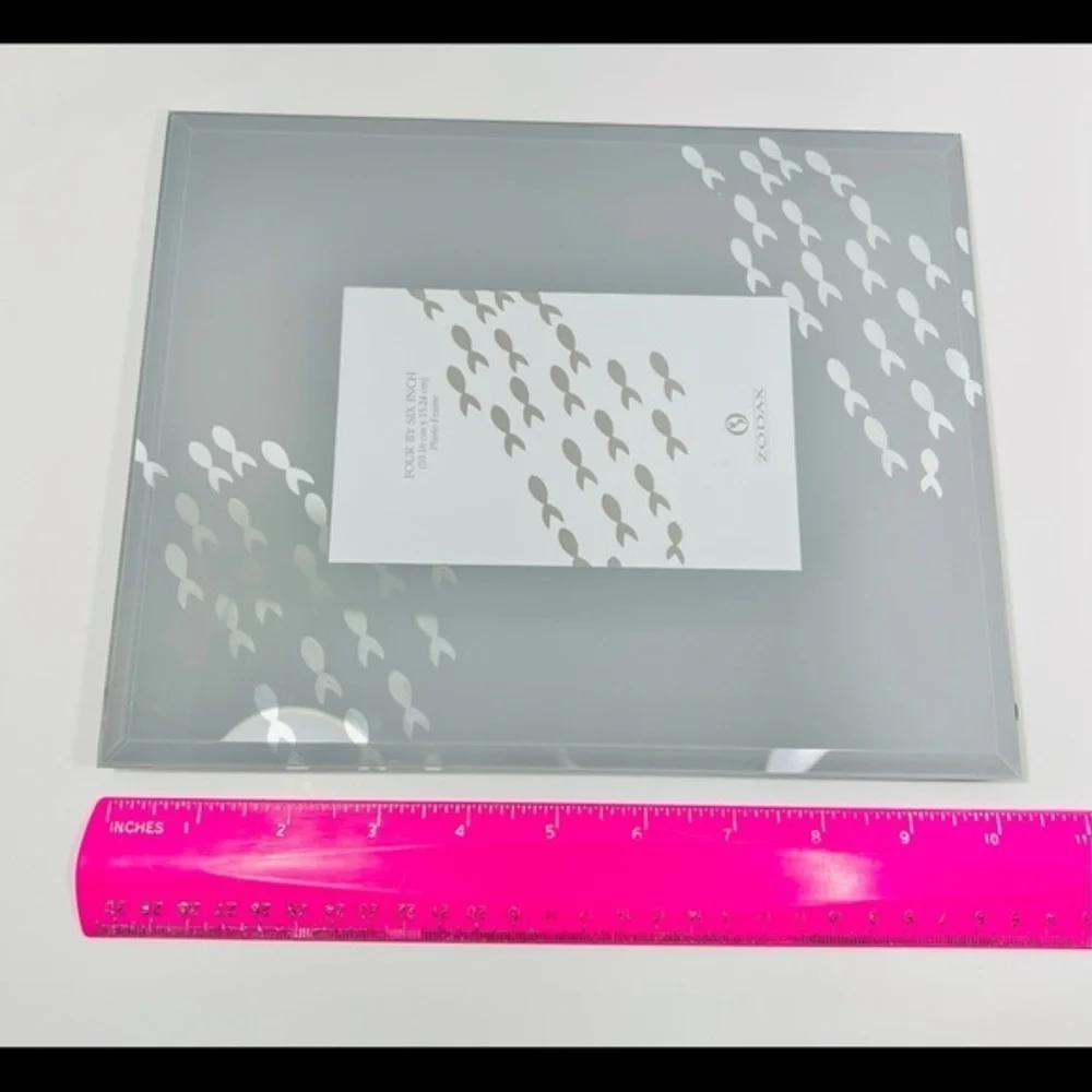 Zodax Modern Glass 8 X 10 Photo Frame Beautiful Hard To Find!